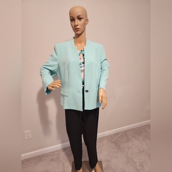 NWT - Macy's Kasper Button Front Blazer - Picture 4 of 6